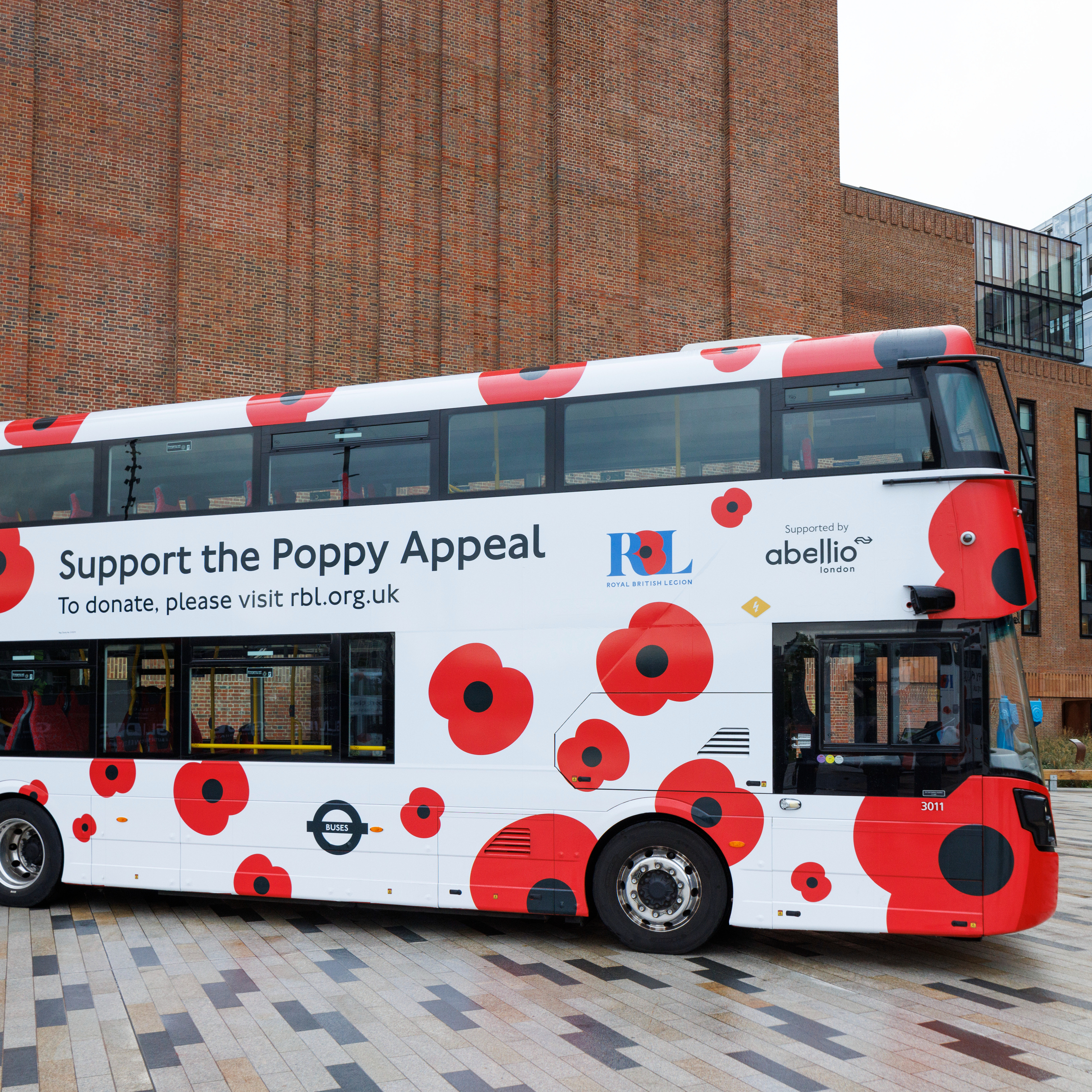 Poppy Bus Square (1)